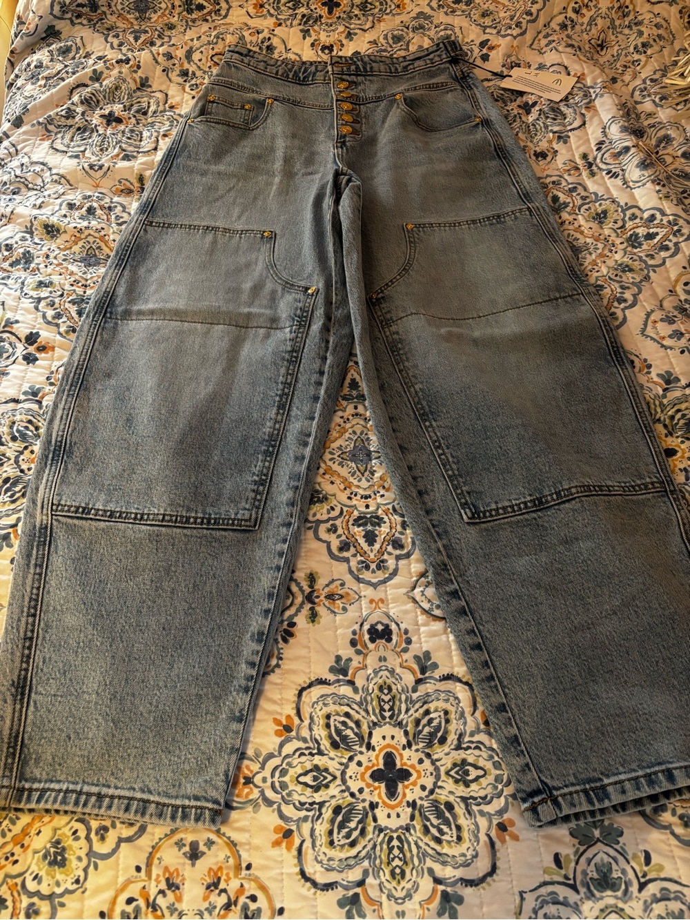 Scoop
High-Rise Women's Blue Carpenter barrel Jeans with Patch Pockets - Picture 2 of 6